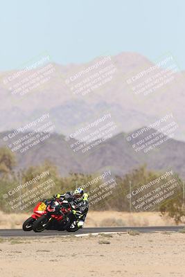 media/Oct-30-2025-Racers Edge (Thu) [[dabbdaf680]]/3-B Group/Session 5 (Turn 6)/